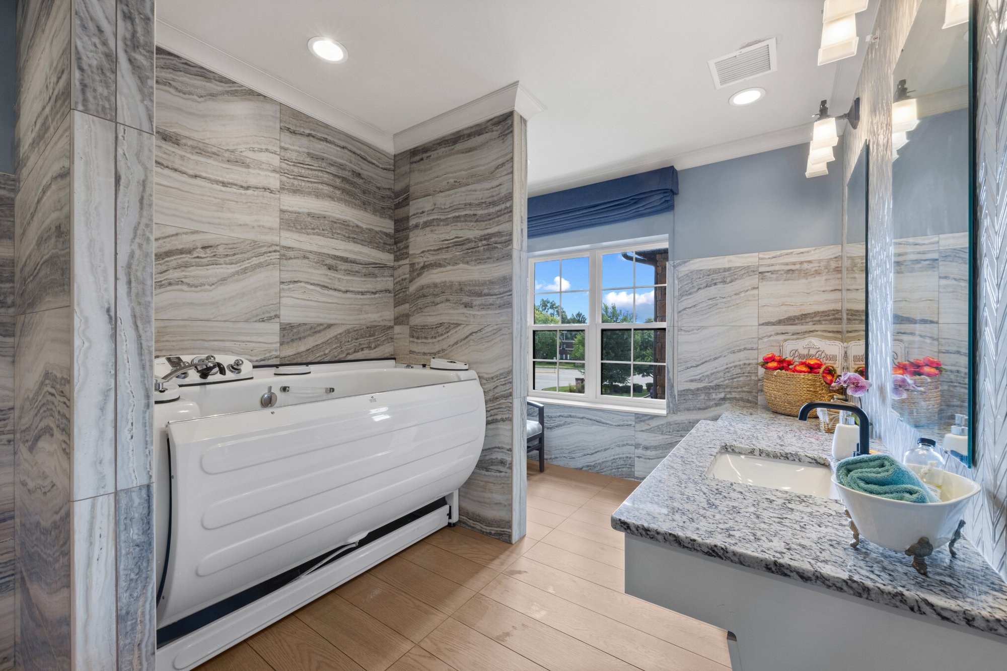 Commercial_16040_West_Greenfield_Avenue_049