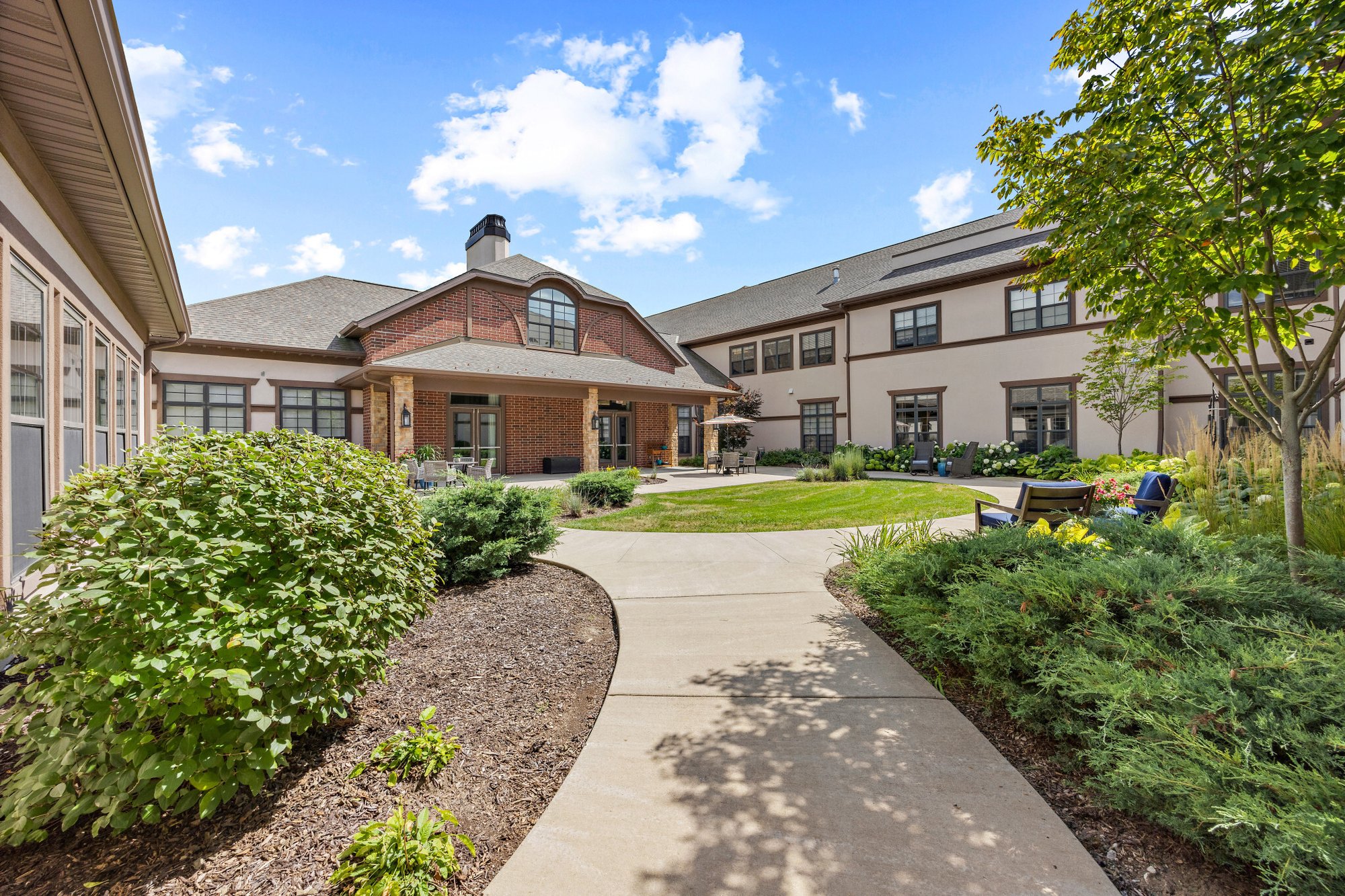 Commercial_16040_West_Greenfield_Avenue_107