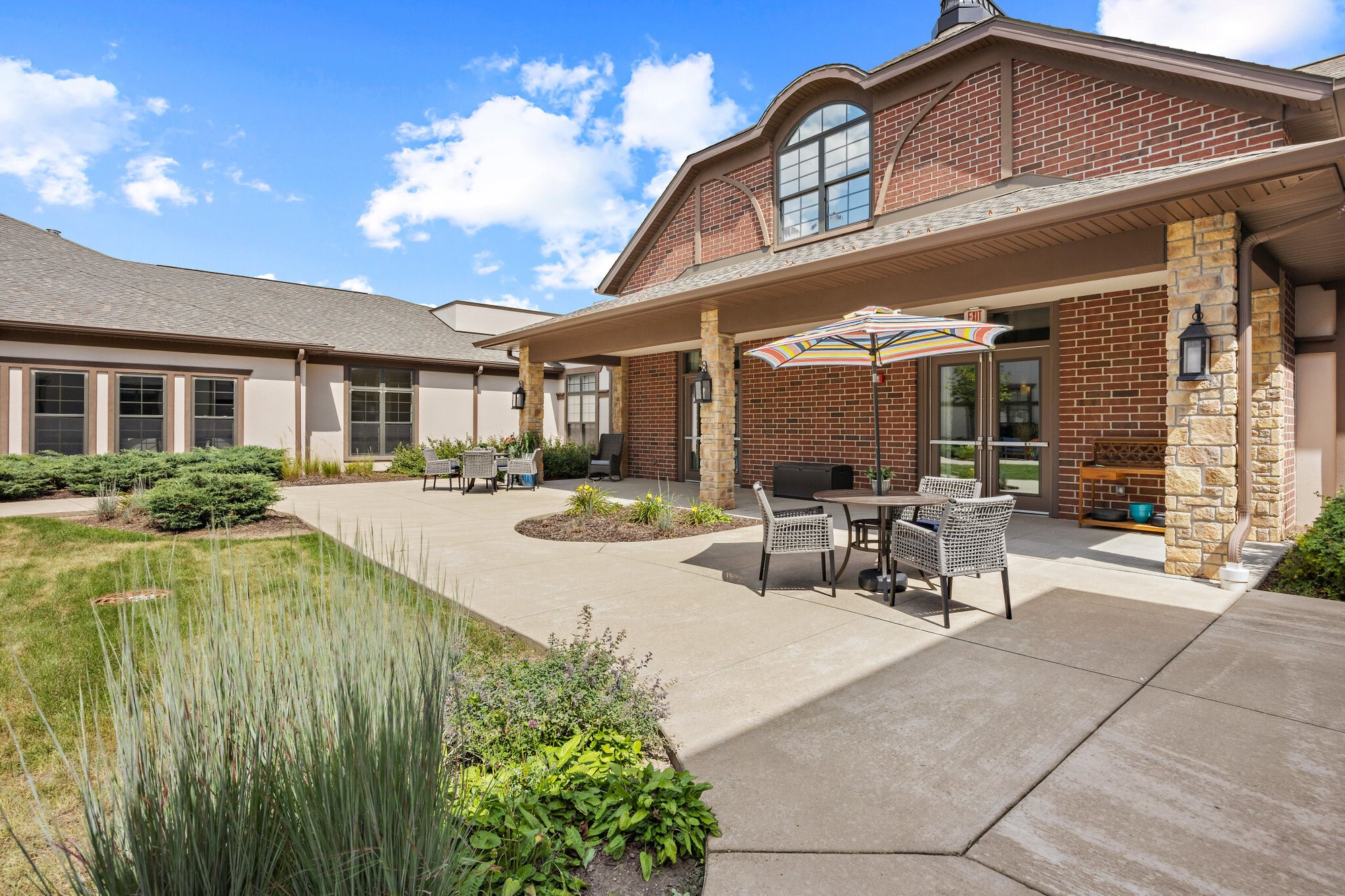 Commercial_16040_West_Greenfield_Avenue_111